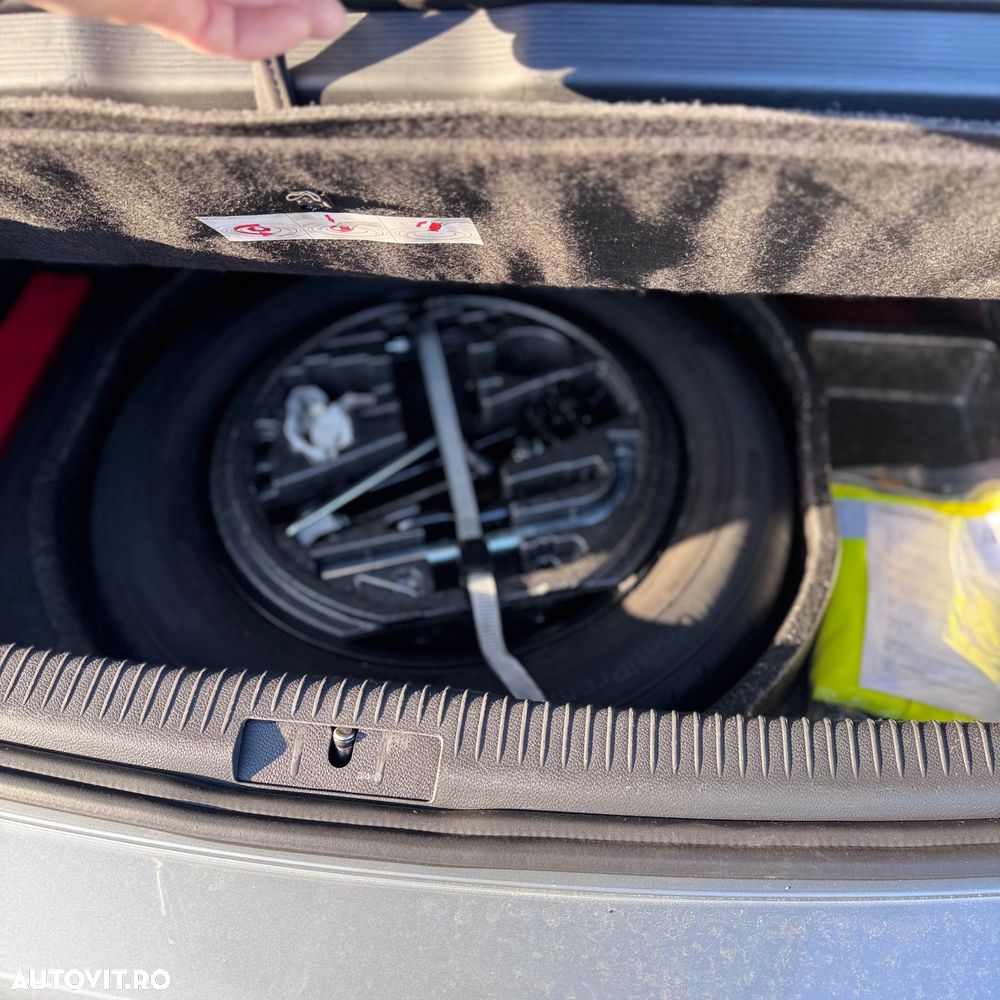 Volkswagen Golf 1.6 TDI DPF Team - 16