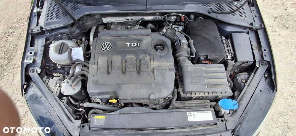 Volkswagen Golf 2.0 TDI BlueMotion Technology Lounge - 26