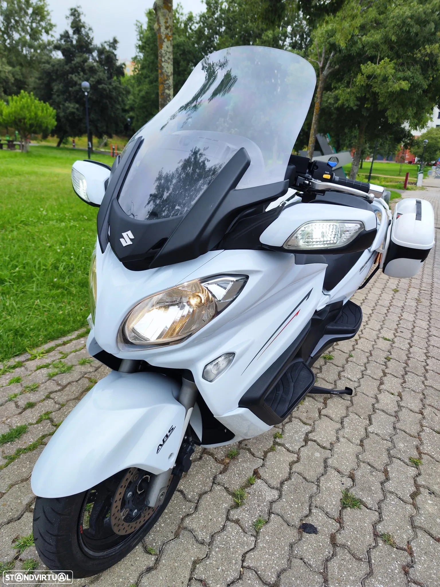 Suzuki Burgman 650 Executive Abs - 8