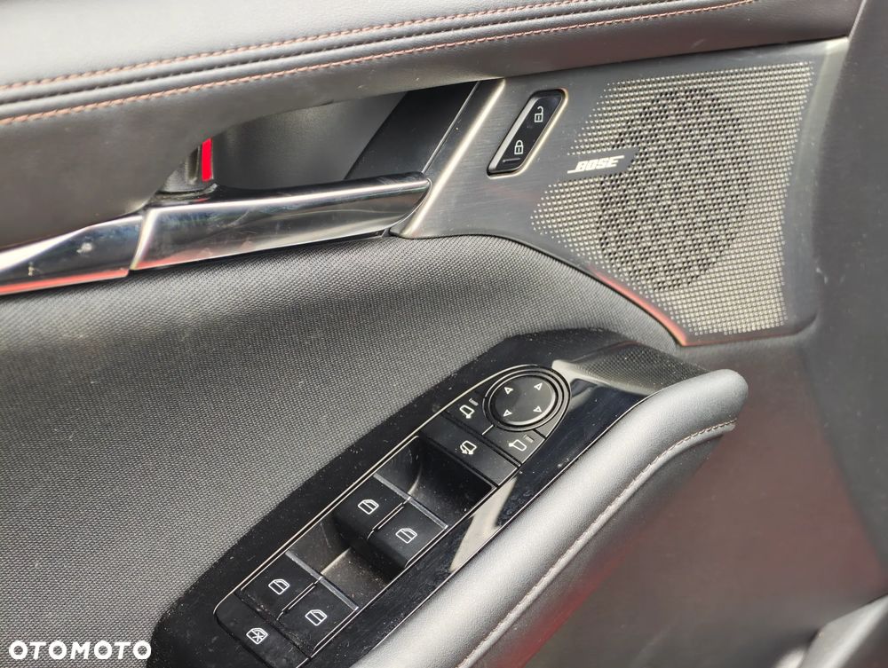 Mazda 3 SKYACTIV-G 2.0 M-Hybrid SELECTION - 32