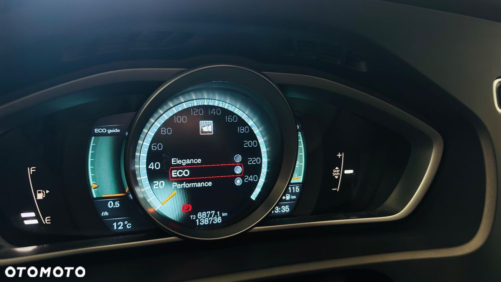 Volvo V40 T3 Momentum - 14