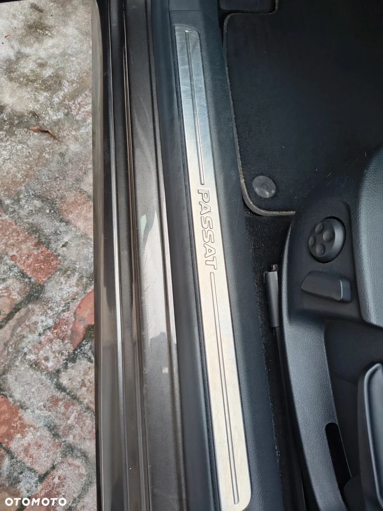 Volkswagen Passat 2.0 TSI Highline - 35