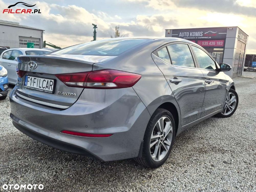 Hyundai Elantra - 19