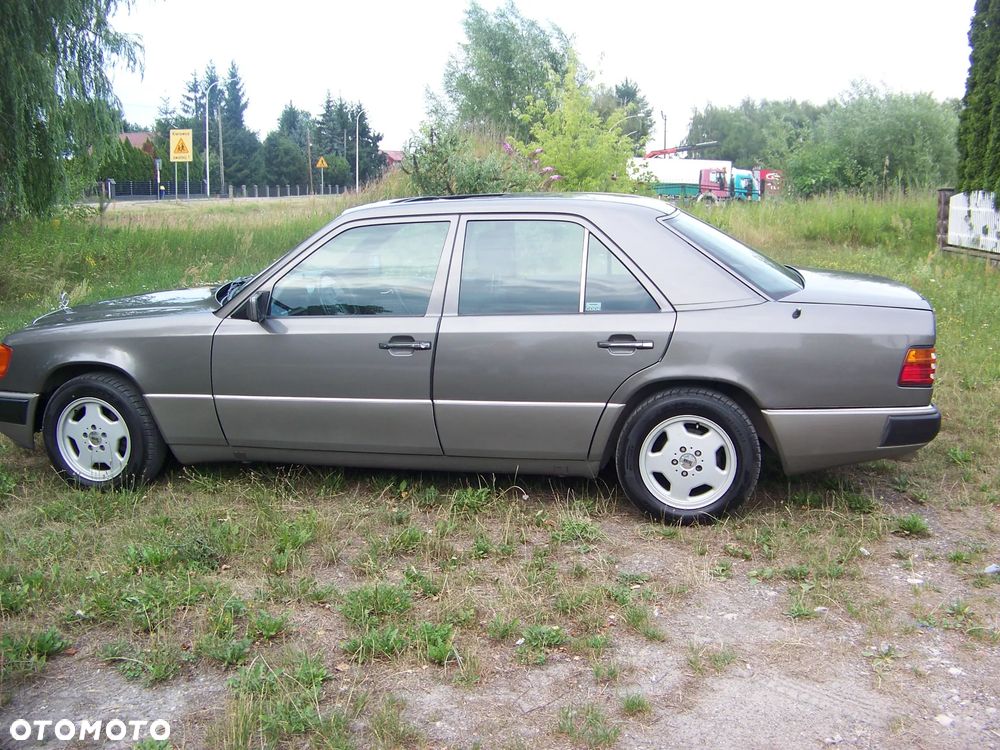 Mercedes-Benz Klasa E - 12