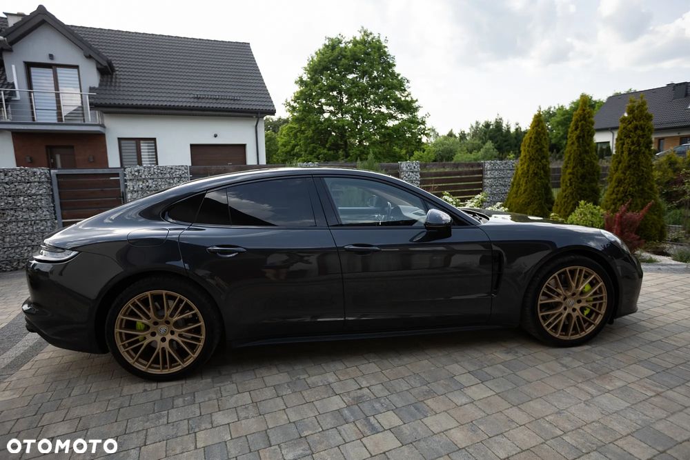 Porsche Panamera 4 E-Hybrid Platinum Edition - 1
