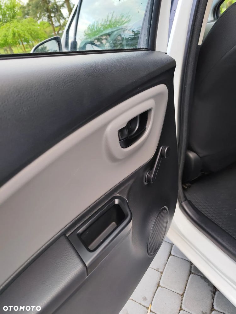 Toyota Yaris 1.4 D-4D Life EU6 - 15