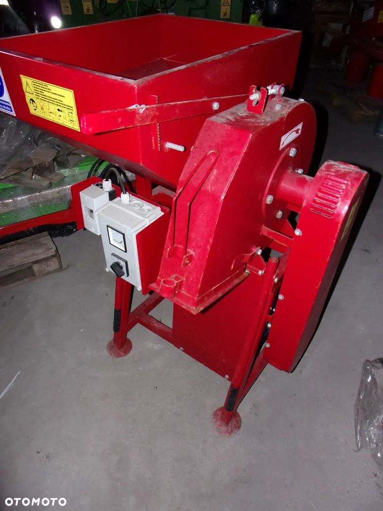 Sipma Śrutownik walcowy, Śrutownik bijakowy, Zgniatacz walcowy do ziarna, Gniotownik, Mieszalnik pasz Twister, H115 PomAugustów, S01/0-S01/1 Adraf, H-962/H-762 Agjat, ZZ 4020 Sipma, Igamet, MS-2000 Bin - 24