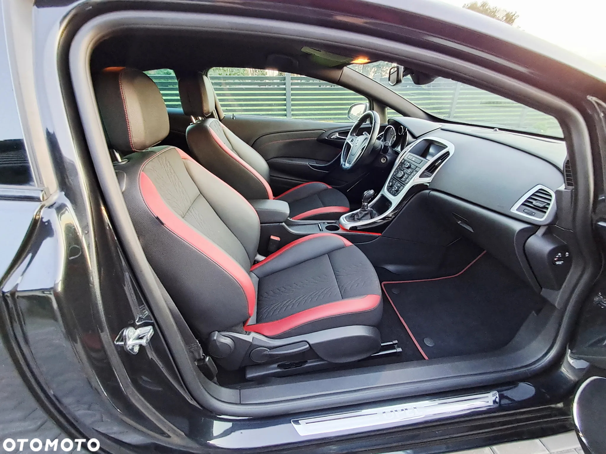 Opel Astra IV GTC 2.0 CDTI Bi-Turbo S&S - 24