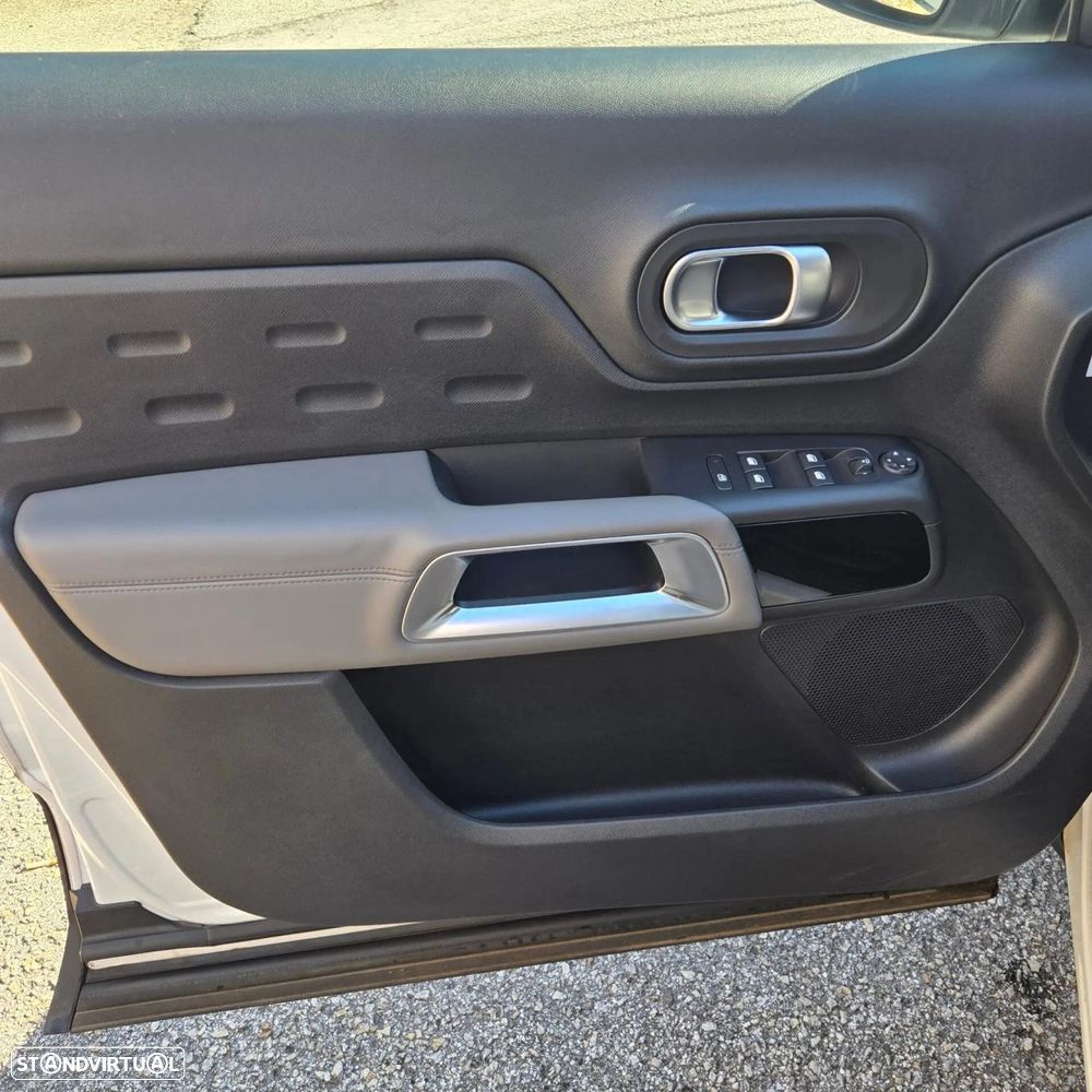 Citroën C5 Aircross 1.6 Hybrid Feel Business (TA) e-EAT8 — fotografia 8