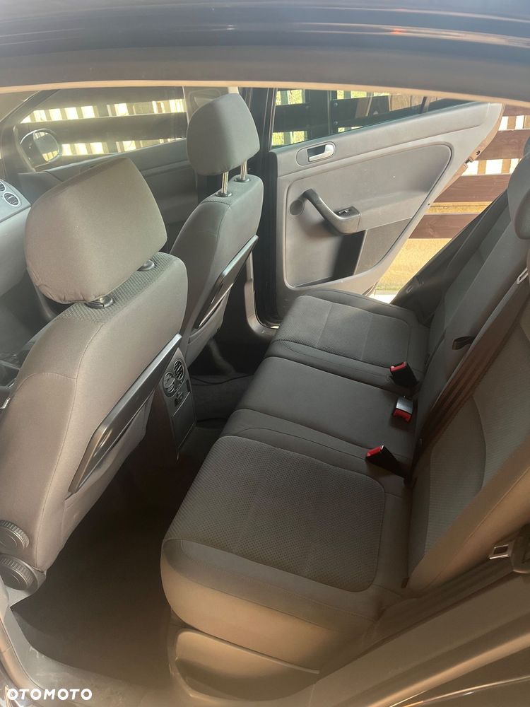 Volkswagen Golf 1.6 Comfortline - 8