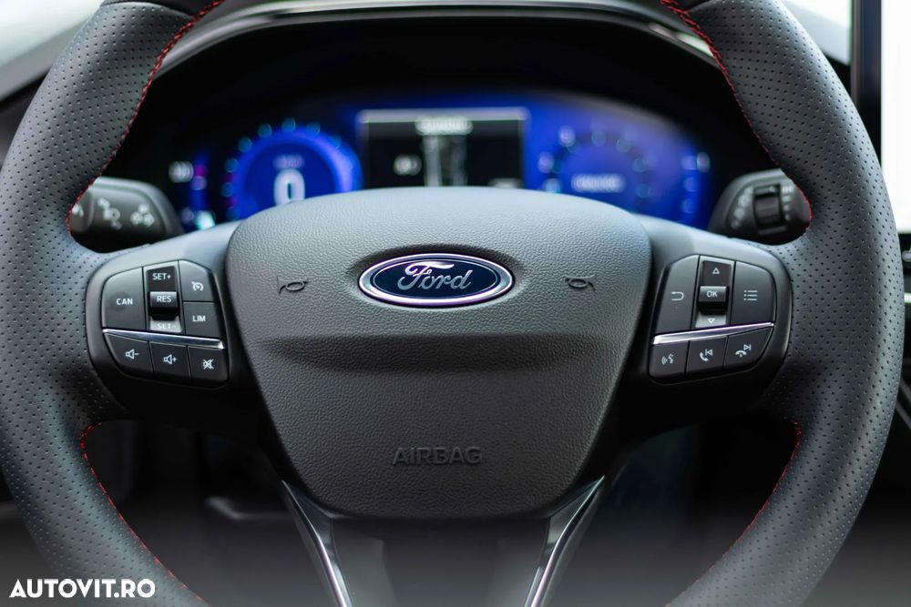 Ford Focus 1.0 EcoBoost 6MT MHEV ST-Line X - 18