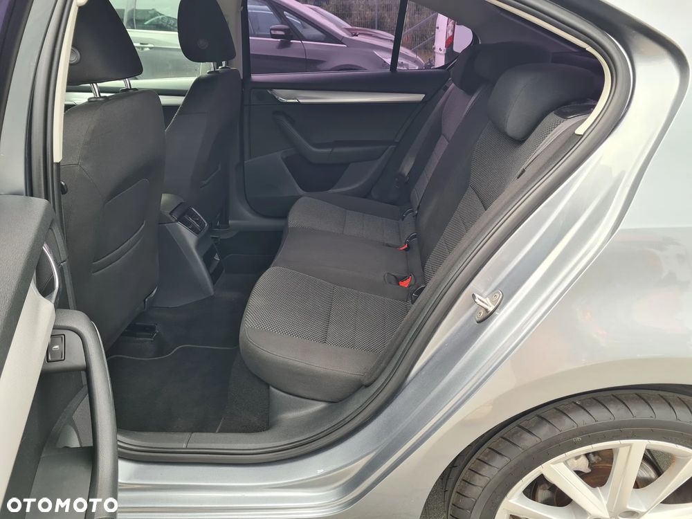 Skoda Octavia 1.2 TSI Ambition - 17