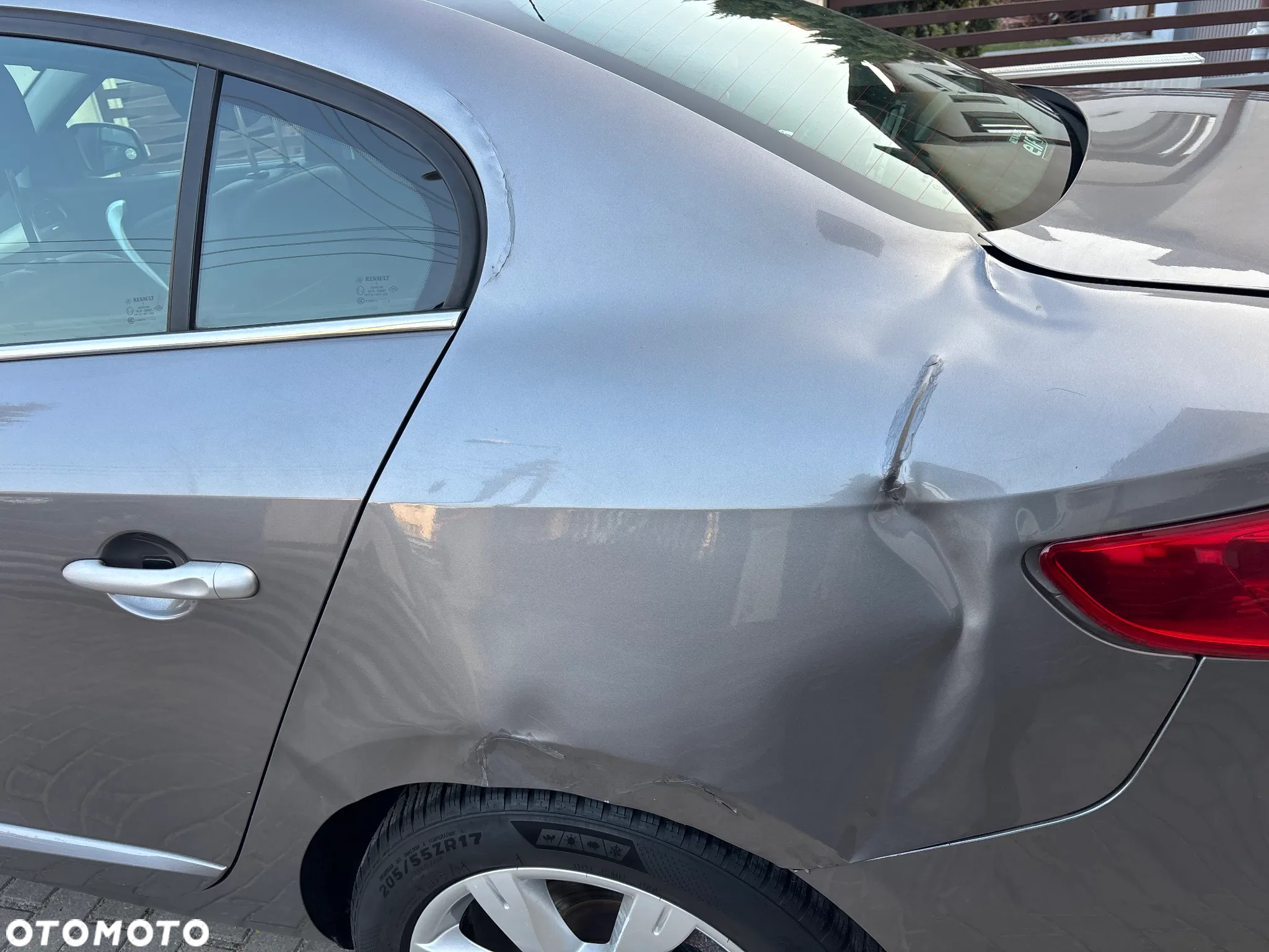 Renault Fluence 2.0 16V 140 CVT Sportway - 33