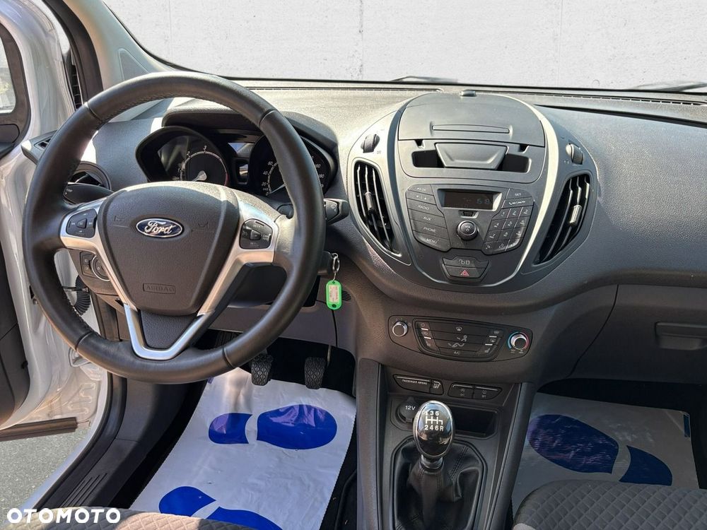Ford Tourneo Courier - 18