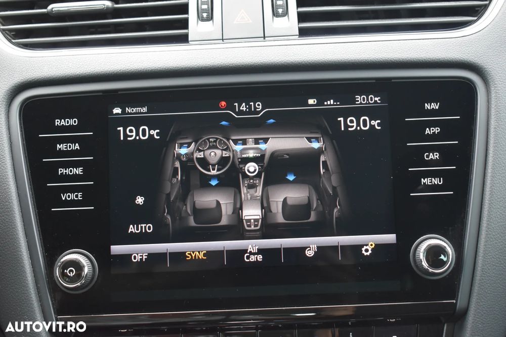 Skoda Octavia 2.0 TDI AMBITION DSG - 22