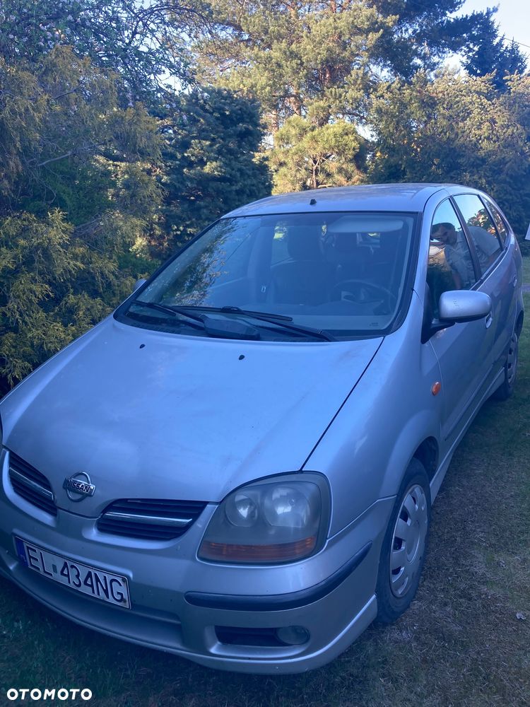 Nissan Almera Tino - 1