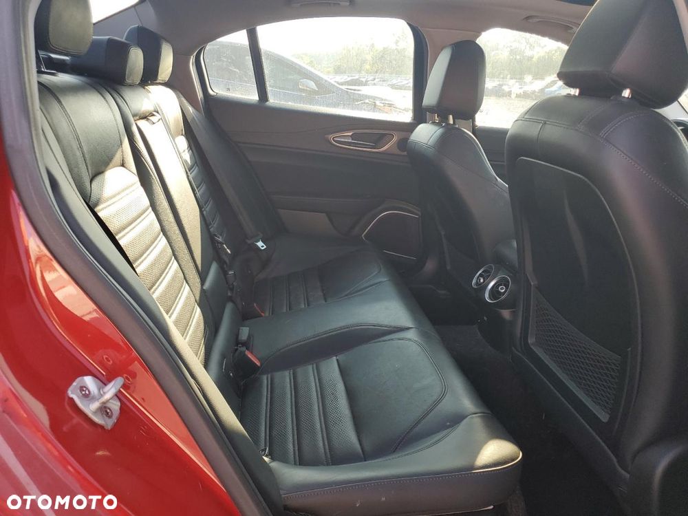 Alfa Romeo Giulia 2.0 Turbo 16V AT8 Veloce Ti - 11