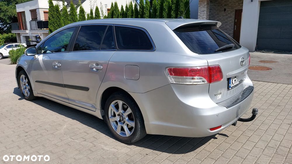 Toyota Avensis 2.0 D-4D Sol - 19