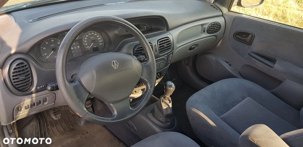 Renault Megane 1.6 - 14