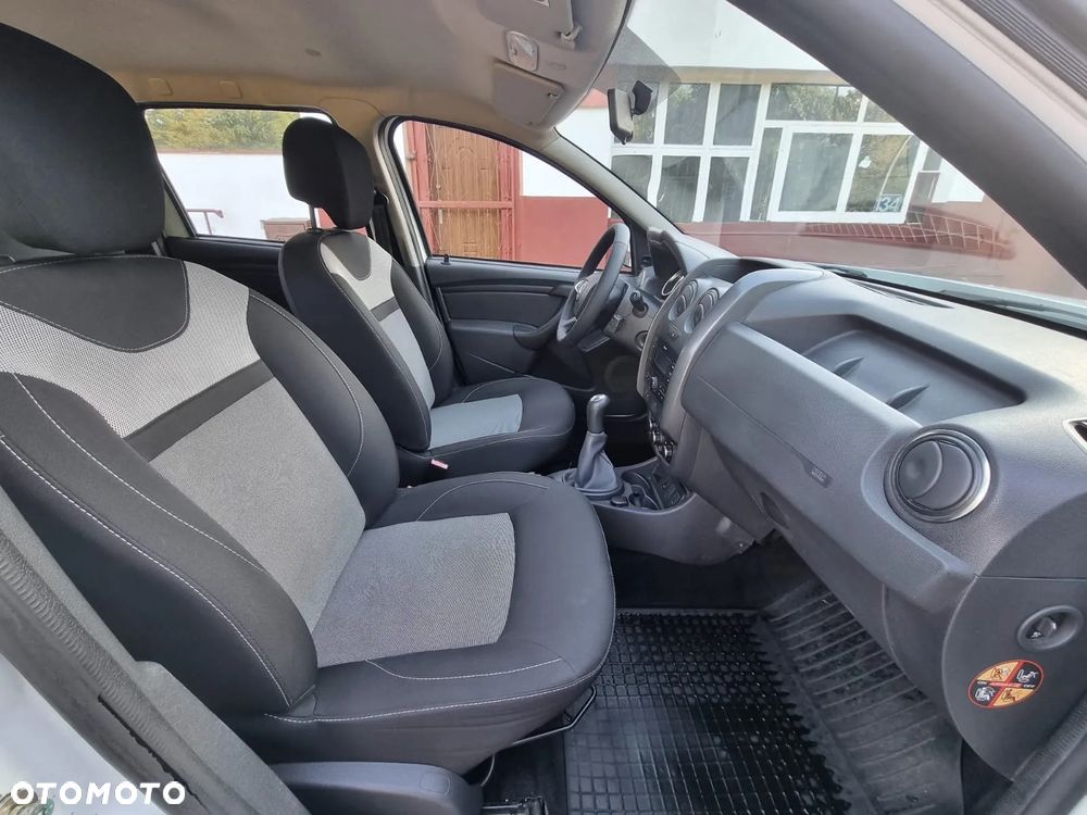 Dacia Duster 1.6 SCe Laureate S&S - 12