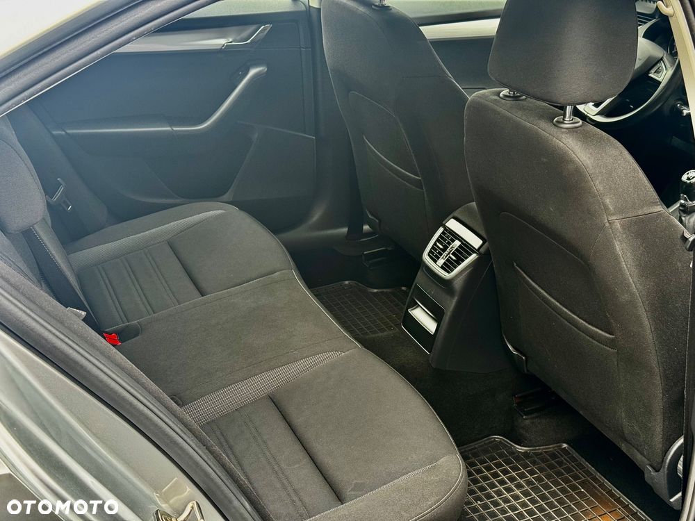 Skoda Octavia 1.5 TSI ACT Ambition - 10