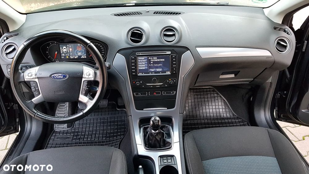 Ford Mondeo 2.0 TDCi Titanium - 32