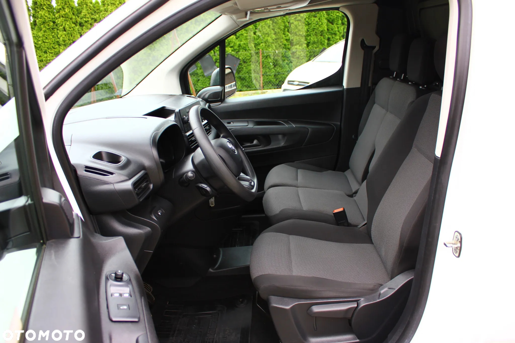 Toyota Proace City 1.5D-4D 102KM LONG L2  3 Osobowy Blaszak - 21