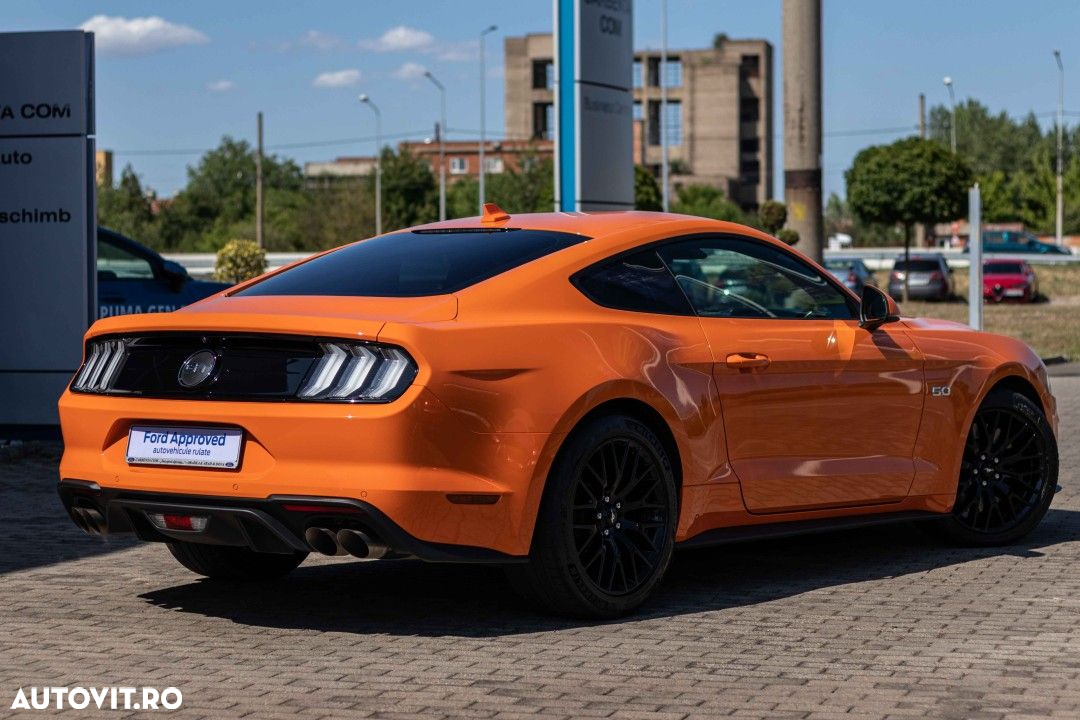 Ford Mustang - 12