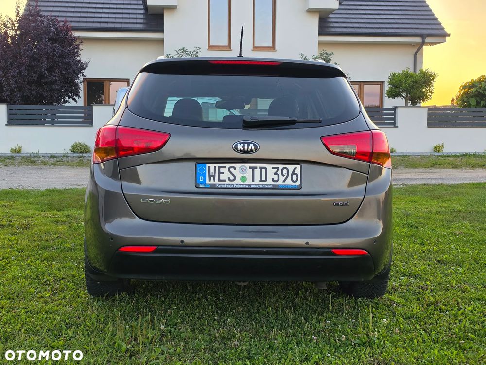 Kia Ceed 1.6 CRDi 128 Platinum Edition - 9