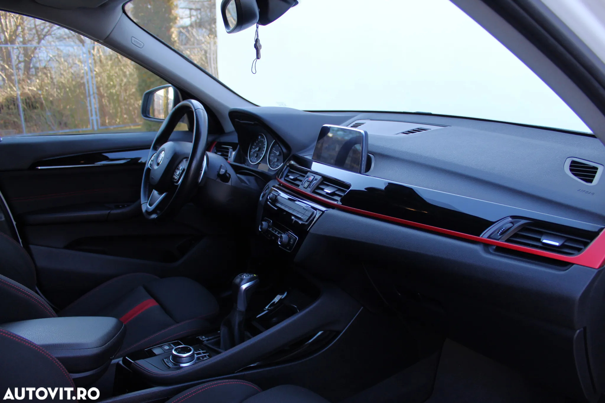 BMW X1 xDrive20i AT Sport Line - 12