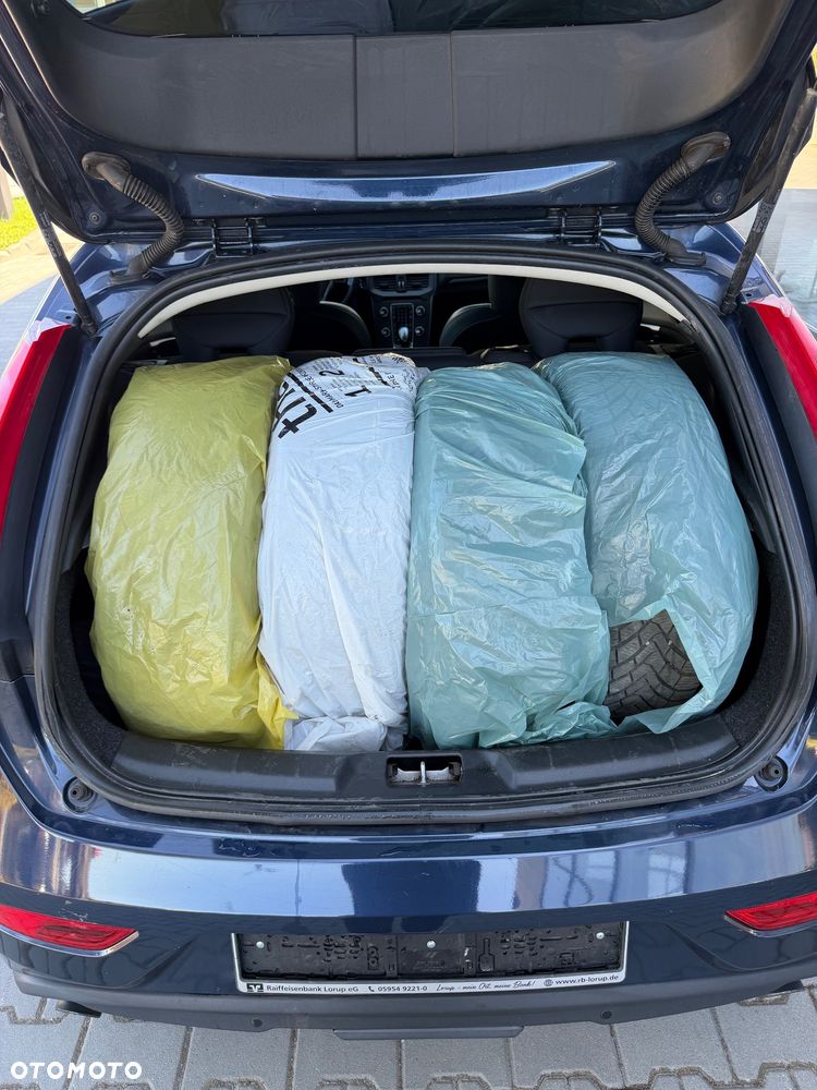 Volvo V40 T3 Momentum - 30