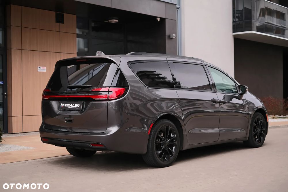 Chrysler Pacifica - 13