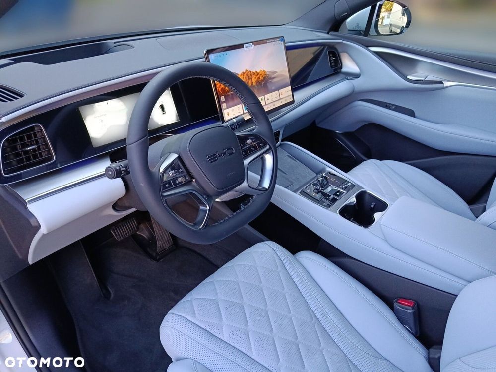 BYD Sealion 7 - 10