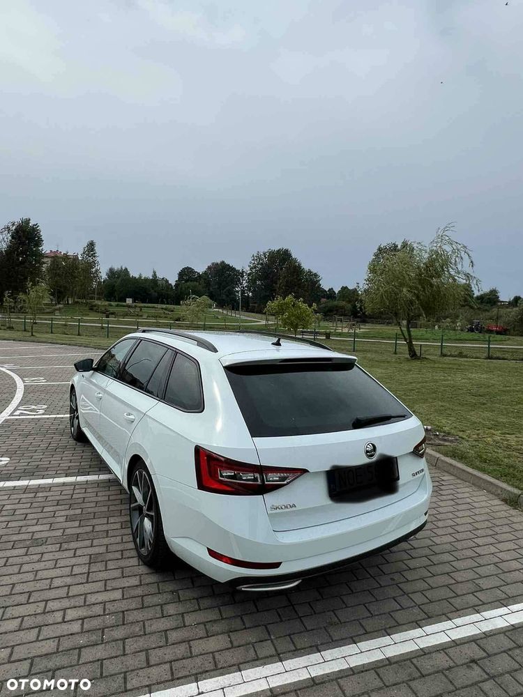 Skoda Superb 2.0 TDI Sportline DSG - 4