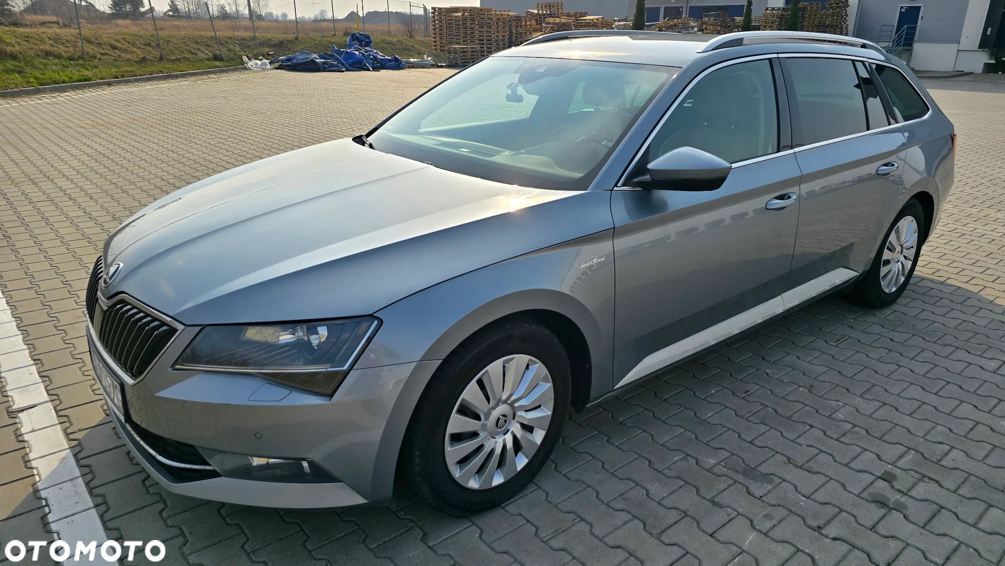 Skoda Superb 2.0 TDI L&K DSG - 4
