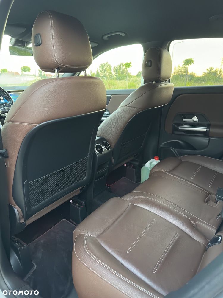 Mercedes-Benz GLA 250 4-Matic AMG Line - 13