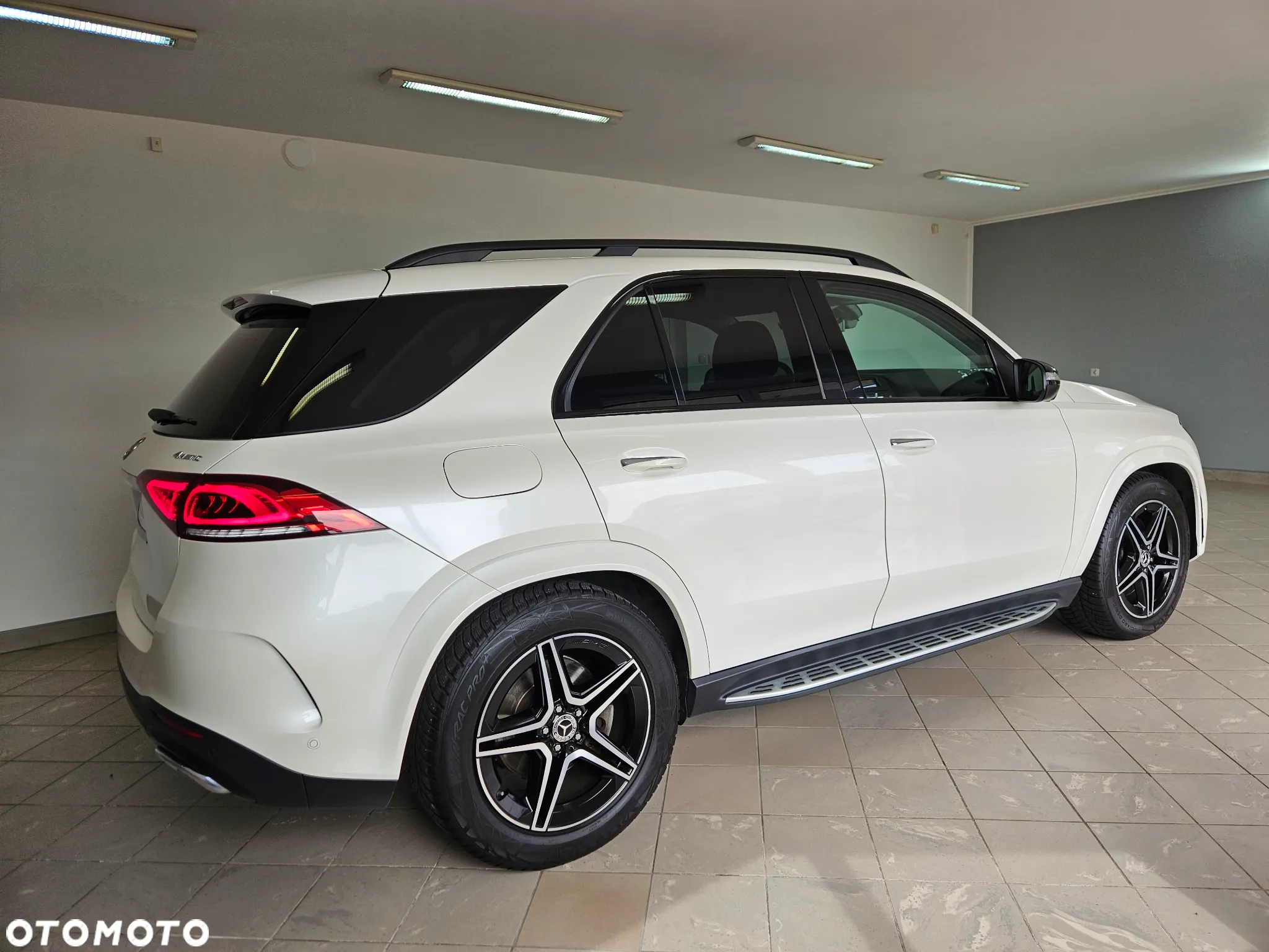 Mercedes-Benz GLE 300 d 4-Matic - 4
