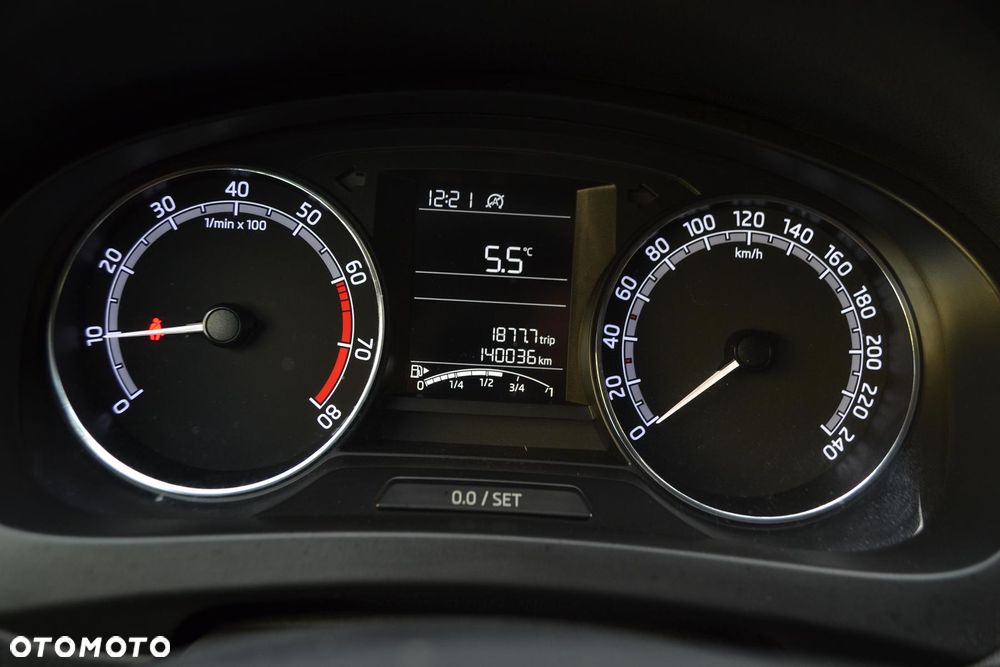 Skoda RAPID 1.0 TSI Active - 25