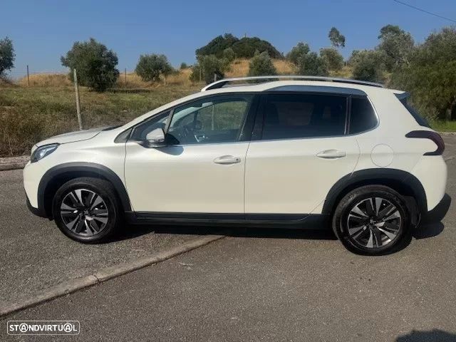 Peugeot 2008 1.2 PureTech Allure - 3
