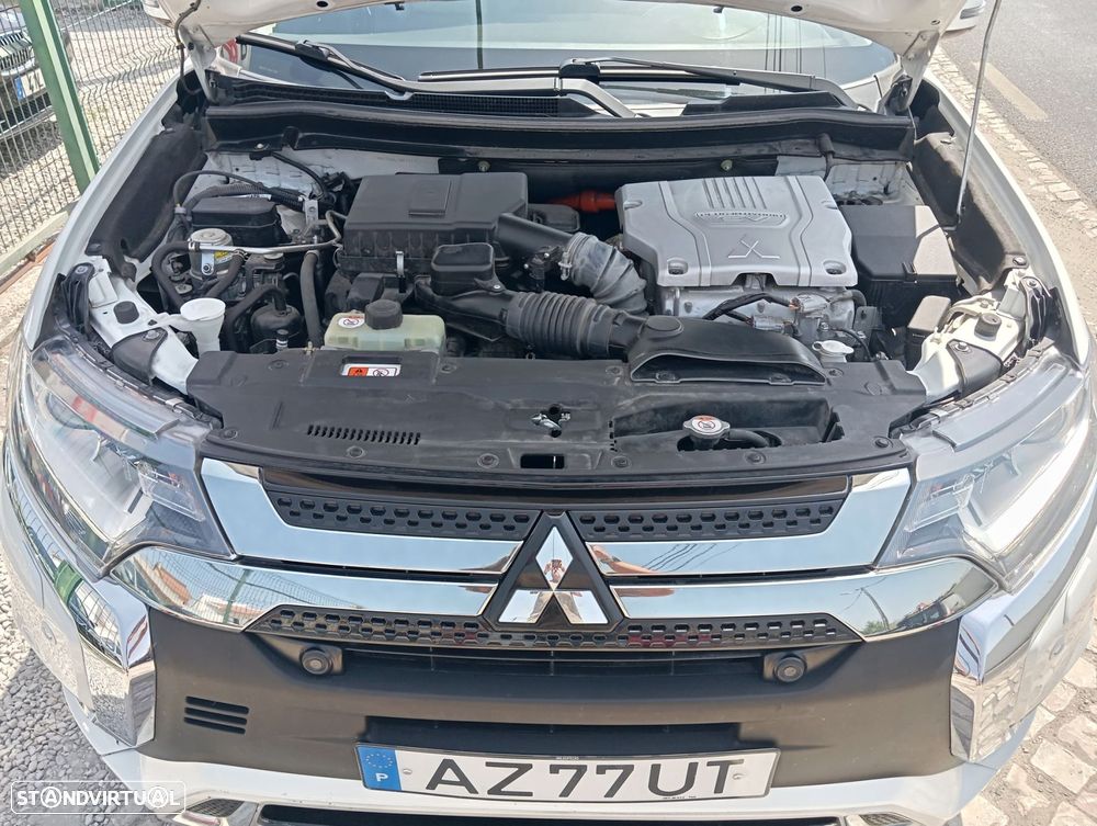 Mitsubishi Outlander 2.4 4WD Plug-In Hybrid Spirit+ - 23