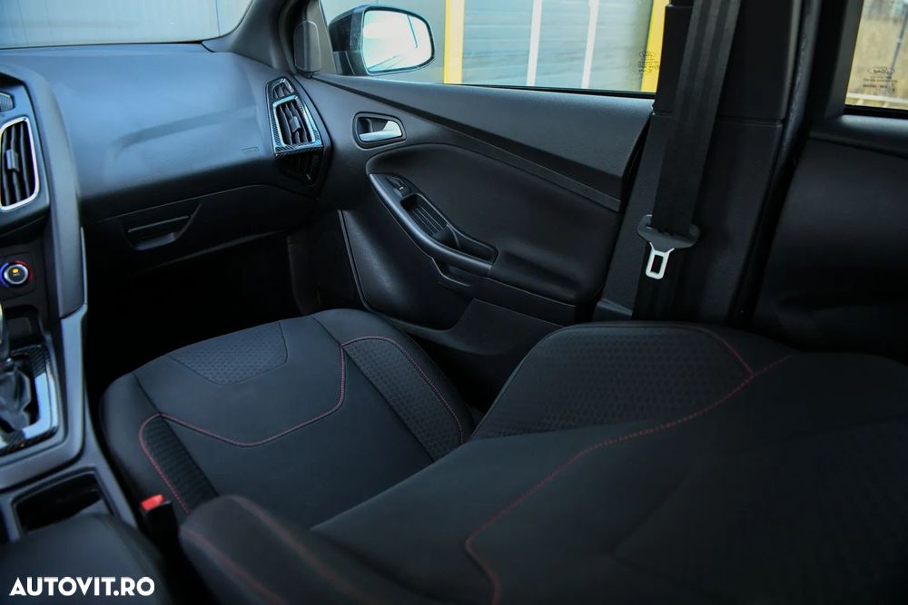 Ford Focus 1.5 TDCi DPF Start-Stopp-System Aut. ST-Line - 16