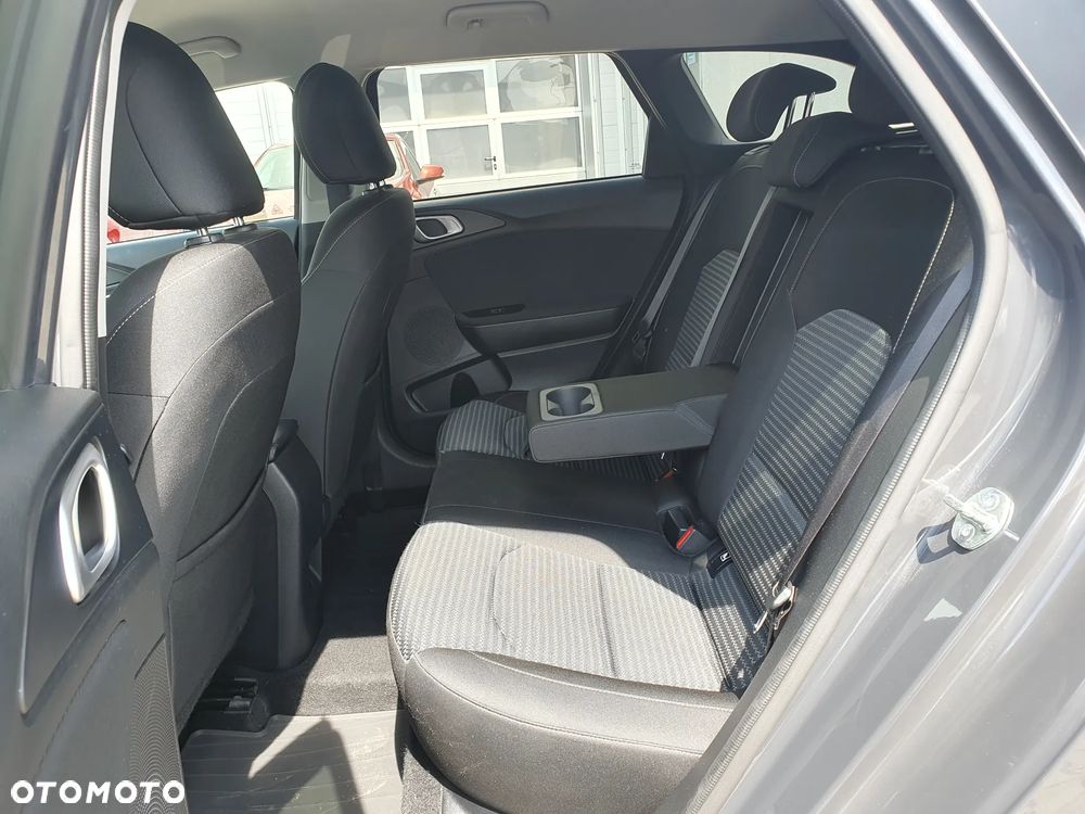 Kia Ceed 1.5 T-GDI M - 27