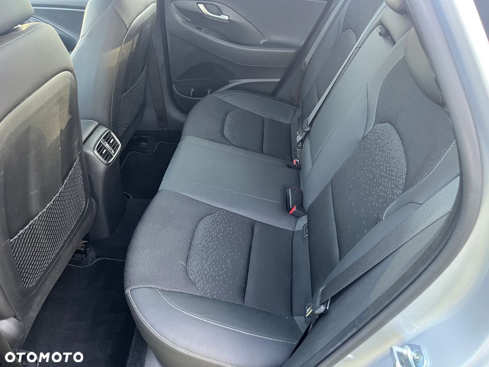 Hyundai i30 1.6 D Premiere Luxury DCT - 18