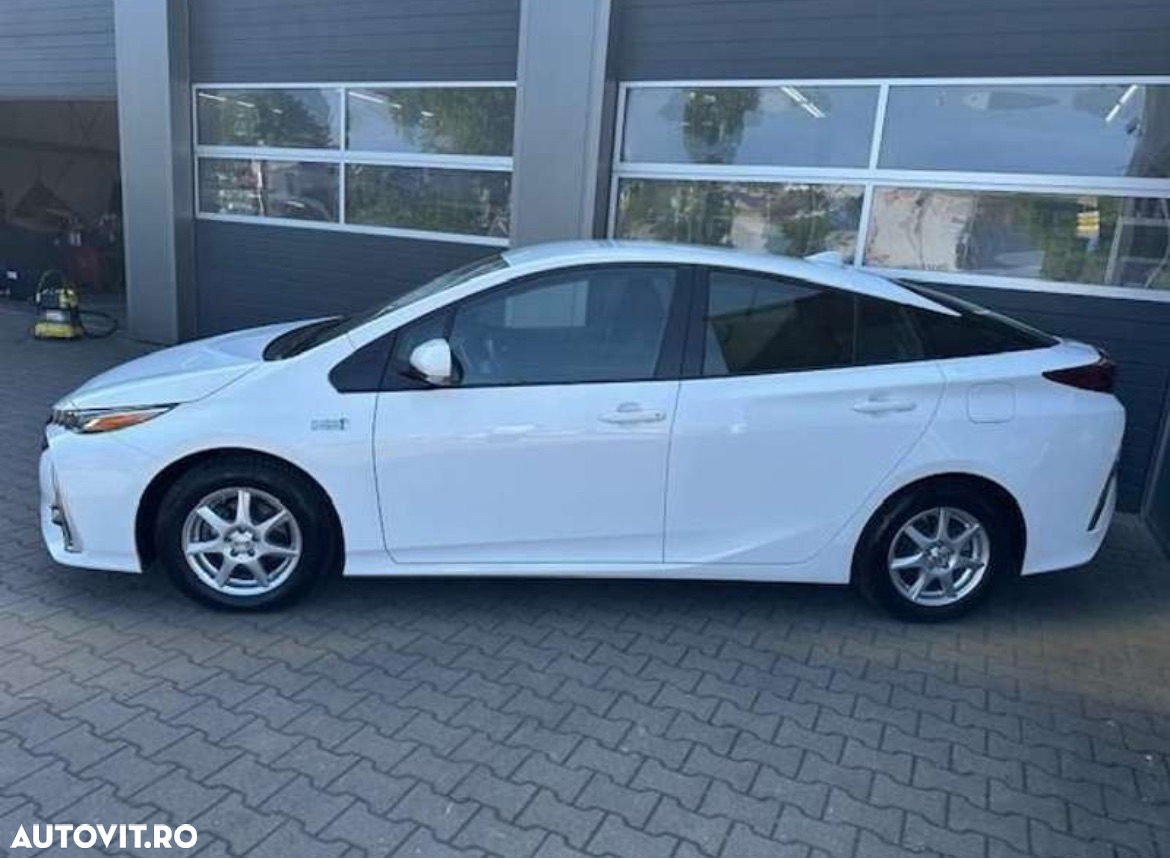 Toyota Prius Plug-in Hybrid Comfort - 2
