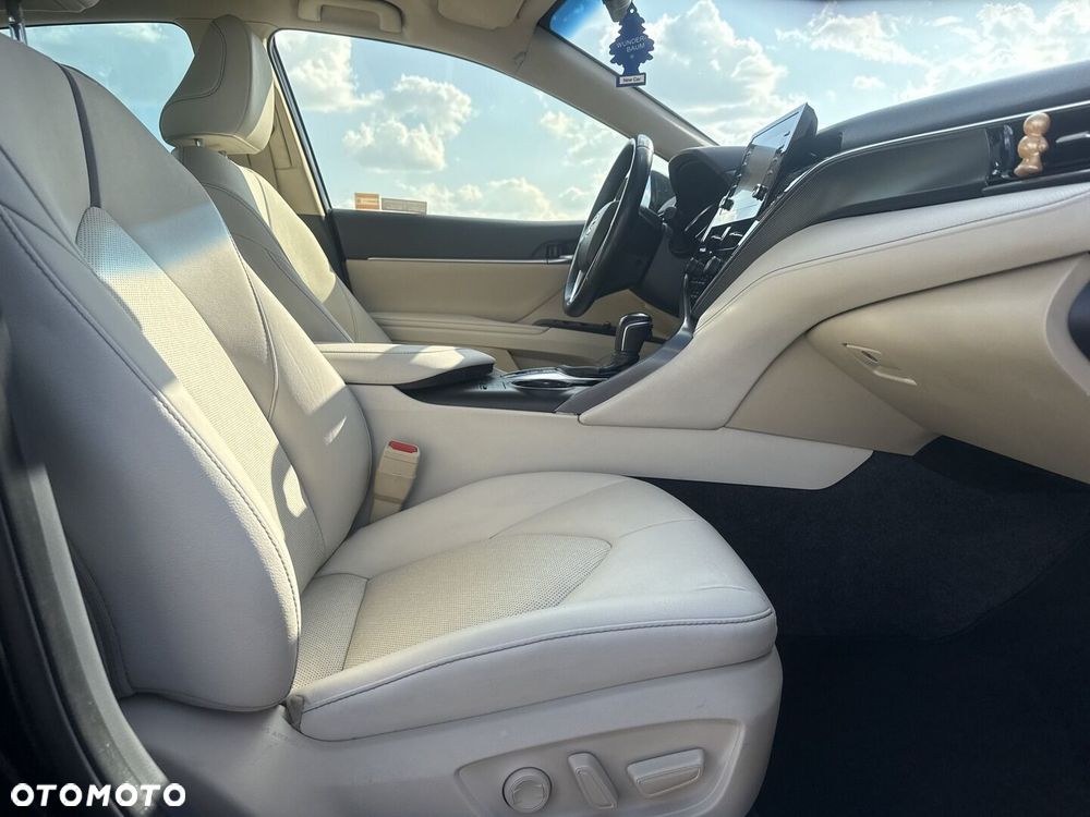Toyota Camry 2.5 Hybrid Comfort CVT - 9