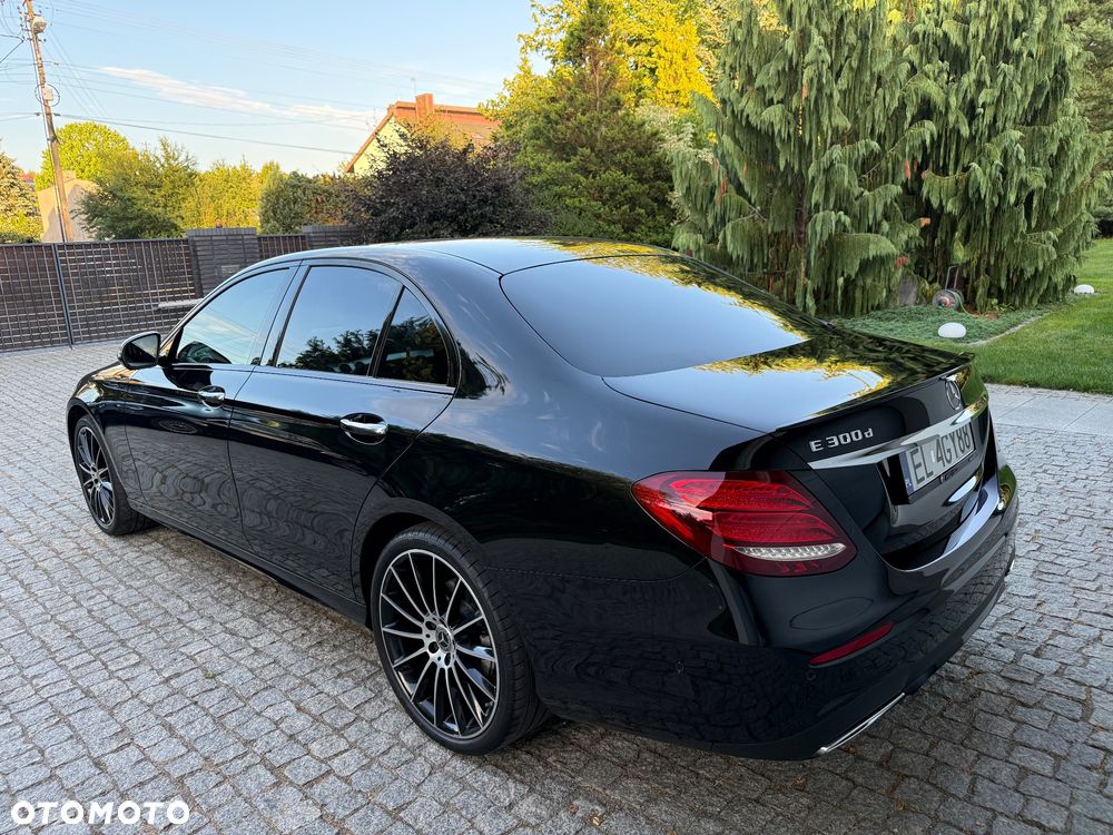 Mercedes-Benz Klasa E 300 d 9G-TRONIC - 11
