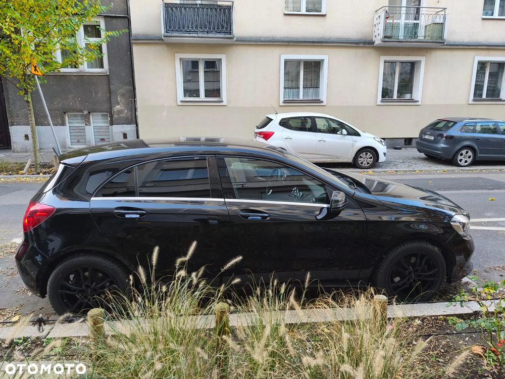 Mercedes-Benz Klasa A 180 7G-DCT Urban - 3