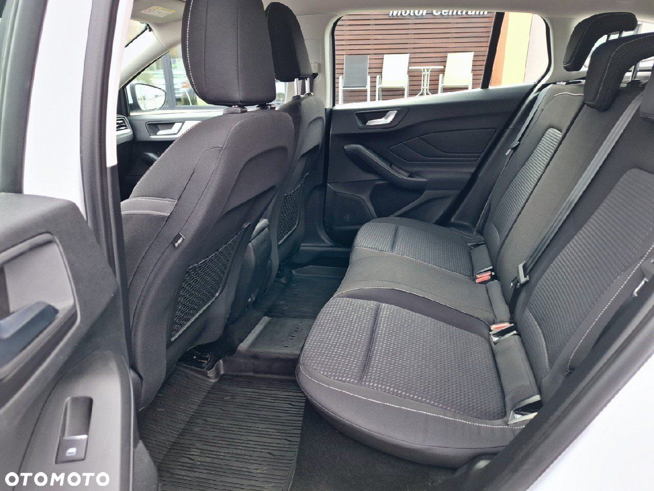 Ford Focus 1.0 EcoBoost Trend Edition - 12