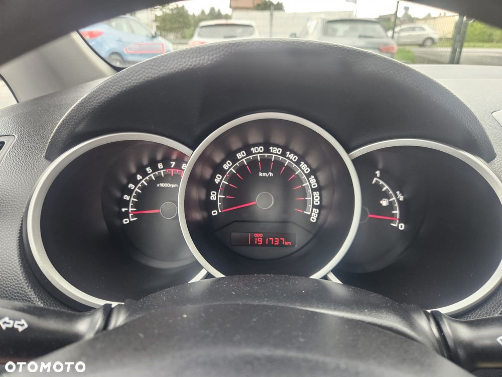 Kia Venga 1.4 CVVT ISG Vision - 20