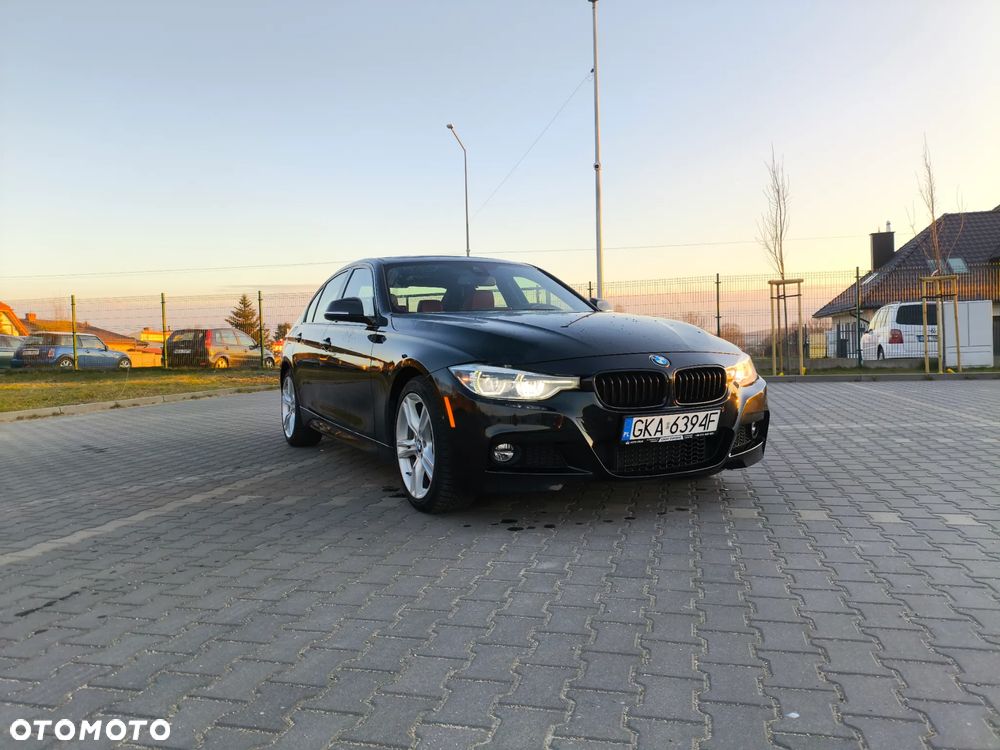 BMW Seria 3 330i xDrive Edition M Sport Shadow - 13